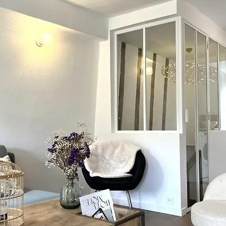 Duplex Downtown Abbaye By La Boite En Plus Senlis  Exterior photo